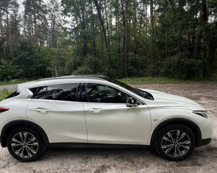 Білий Інфініті QX30, об'ємом двигуна 1.99 л та пробігом 113 тис. км за 19000 $, фото 8 на Automoto.ua