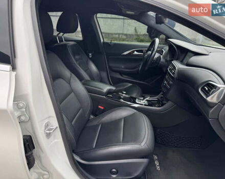 Белый Инфинити QX30, объемом двигателя 2 л и пробегом 87 тыс. км за 18199 $, фото 36 на Automoto.ua