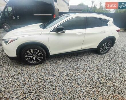 Белый Инфинити QX30, объемом двигателя 1.99 л и пробегом 140 тыс. км за 19500 $, фото 8 на Automoto.ua