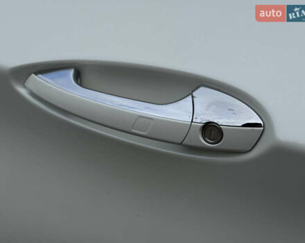 Белый Инфинити QX30, объемом двигателя 2 л и пробегом 87 тыс. км за 18199 $, фото 7 на Automoto.ua