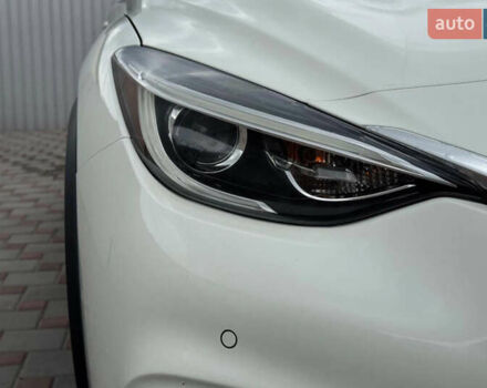 Белый Инфинити QX30, объемом двигателя 1.99 л и пробегом 125 тыс. км за 14950 $, фото 5 на Automoto.ua