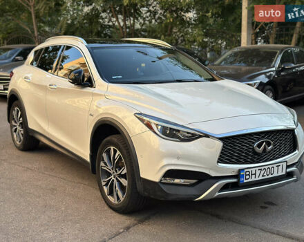 Белый Инфинити QX30, объемом двигателя 1.99 л и пробегом 74 тыс. км за 22800 $, фото 2 на Automoto.ua