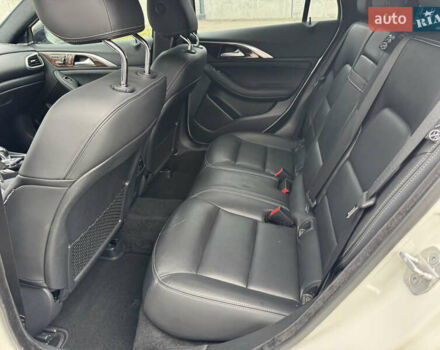 Белый Инфинити QX30, объемом двигателя 2 л и пробегом 87 тыс. км за 18199 $, фото 27 на Automoto.ua