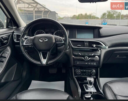 Белый Инфинити QX30, объемом двигателя 1.99 л и пробегом 125 тыс. км за 14950 $, фото 3 на Automoto.ua