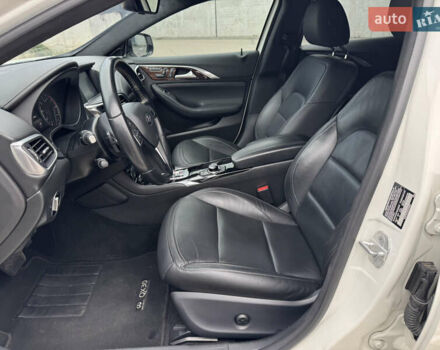 Белый Инфинити QX30, объемом двигателя 2 л и пробегом 87 тыс. км за 18199 $, фото 12 на Automoto.ua