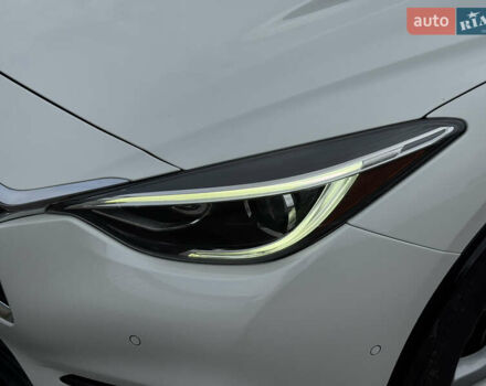 Белый Инфинити QX30, объемом двигателя 2 л и пробегом 87 тыс. км за 18199 $, фото 6 на Automoto.ua