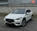 Белый Инфинити QX30, объемом двигателя 2 л и пробегом 87 тыс. км за 18199 $, фото 2 на Automoto.ua