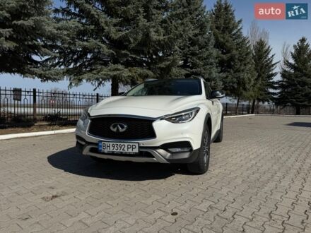 Белый Инфинити QX30, объемом двигателя 1.99 л и пробегом 138 тыс. км за 15100 $, фото 1 на Automoto.ua