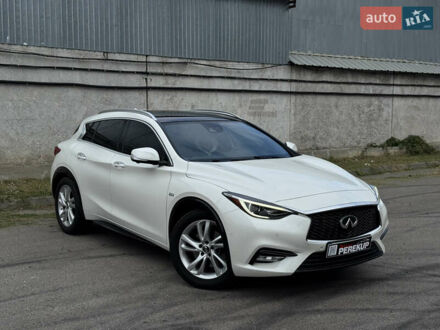 Белый Инфинити QX30, объемом двигателя 2 л и пробегом 87 тыс. км за 18199 $, фото 1 на Automoto.ua