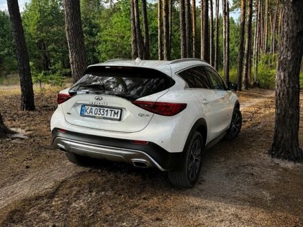Білий Інфініті QX30, об'ємом двигуна 1.99 л та пробігом 105 тис. км за 15500 $, фото 1 на Automoto.ua