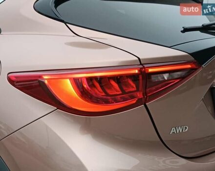 Бежевий Інфініті QX30, об'ємом двигуна 2 л та пробігом 103 тис. км за 21750 $, фото 9 на Automoto.ua