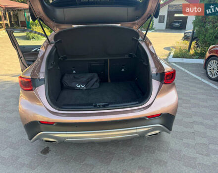 Бежевый Инфинити QX30, объемом двигателя 2 л и пробегом 98 тыс. км за 23000 $, фото 15 на Automoto.ua