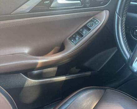 Бежевый Инфинити QX30, объемом двигателя 2 л и пробегом 98 тыс. км за 23000 $, фото 14 на Automoto.ua