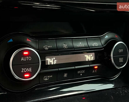 Черный Инфинити QX30, объемом двигателя 1.99 л и пробегом 70 тыс. км за 14200 $, фото 16 на Automoto.ua