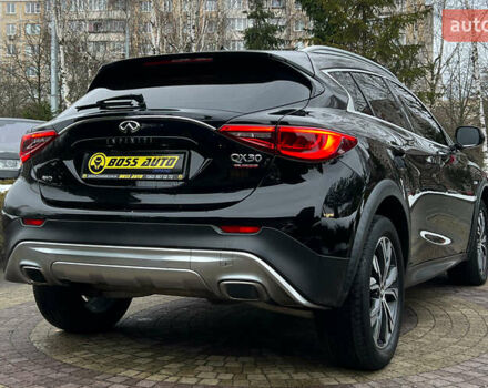 Черный Инфинити QX30, объемом двигателя 1.99 л и пробегом 70 тыс. км за 14200 $, фото 6 на Automoto.ua
