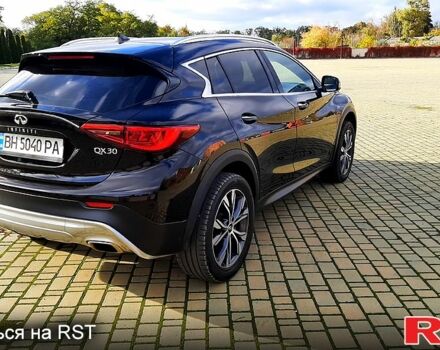 Чорний Інфініті QX30, об'ємом двигуна 2 л та пробігом 165 тис. км за 15000 $, фото 5 на Automoto.ua