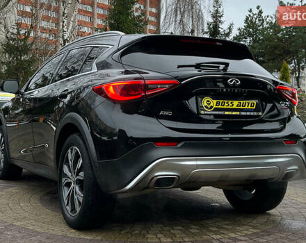 Черный Инфинити QX30, объемом двигателя 1.99 л и пробегом 70 тыс. км за 14200 $, фото 4 на Automoto.ua