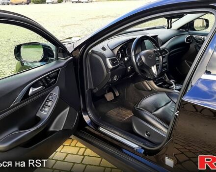 Чорний Інфініті QX30, об'ємом двигуна 2 л та пробігом 165 тис. км за 15000 $, фото 6 на Automoto.ua