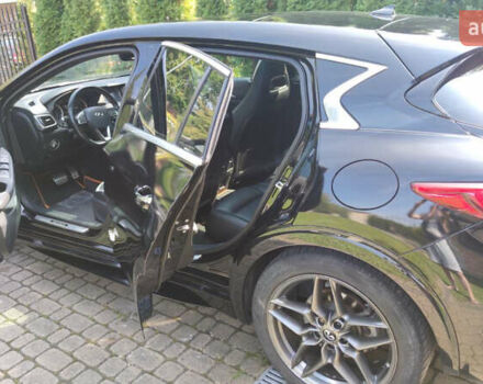 Чорний Інфініті QX30, об'ємом двигуна 1.99 л та пробігом 134 тис. км за 16000 $, фото 5 на Automoto.ua