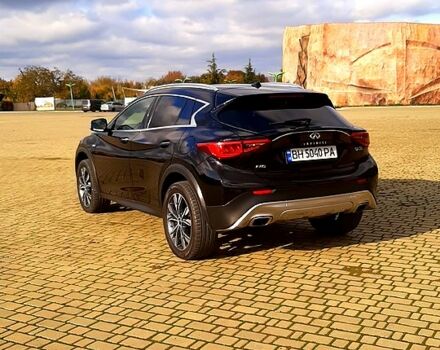Чорний Інфініті QX30, об'ємом двигуна 2 л та пробігом 165 тис. км за 15000 $, фото 3 на Automoto.ua