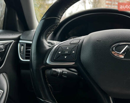 Черный Инфинити QX30, объемом двигателя 1.99 л и пробегом 70 тыс. км за 14200 $, фото 10 на Automoto.ua