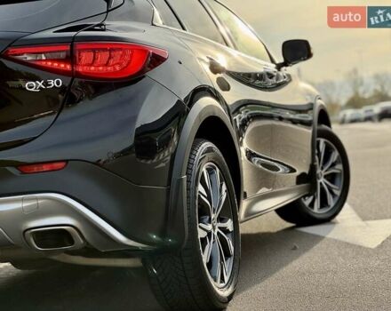 Черный Инфинити QX30, объемом двигателя 1.99 л и пробегом 162 тыс. км за 15500 $, фото 13 на Automoto.ua
