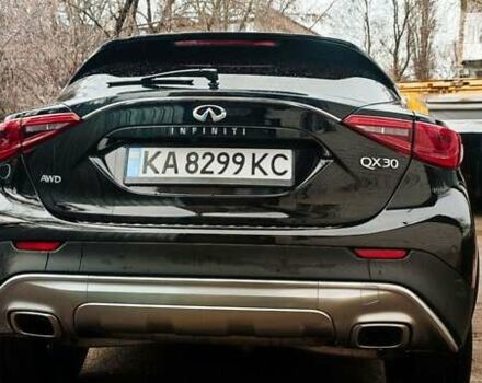 Чорний Інфініті QX30, об'ємом двигуна 2 л та пробігом 100 тис. км за 16500 $, фото 4 на Automoto.ua