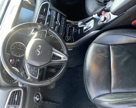 Черный Инфинити QX30, объемом двигателя 2 л и пробегом 153 тыс. км за 14999 $, фото 14 на Automoto.ua