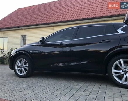 Черный Инфинити QX30, объемом двигателя 1.99 л и пробегом 174 тыс. км за 15500 $, фото 89 на Automoto.ua
