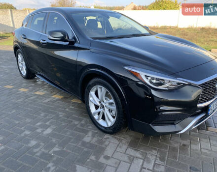 Черный Инфинити QX30, объемом двигателя 2 л и пробегом 153 тыс. км за 14999 $, фото 2 на Automoto.ua