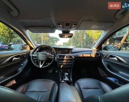 Черный Инфинити QX30, объемом двигателя 1.99 л и пробегом 101 тыс. км за 17299 $, фото 9 на Automoto.ua