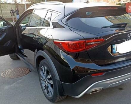 Чорний Інфініті QX30, об'ємом двигуна 2 л та пробігом 114 тис. км за 17500 $, фото 7 на Automoto.ua