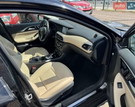 Чорний Інфініті QX30, об'ємом двигуна 1.99 л та пробігом 104 тис. км за 15300 $, фото 13 на Automoto.ua