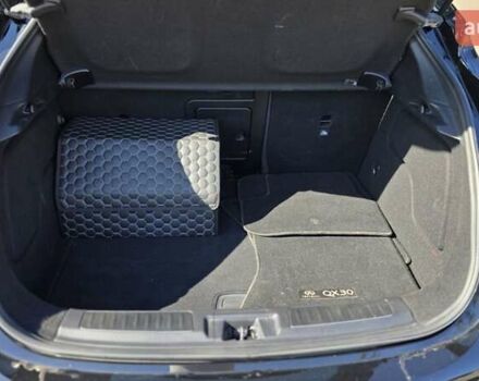 Черный Инфинити QX30, объемом двигателя 2 л и пробегом 122 тыс. км за 19500 $, фото 21 на Automoto.ua