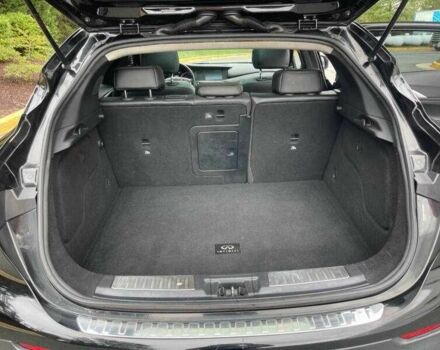 Черный Инфинити QX30, объемом двигателя 2 л и пробегом 64 тыс. км за 3900 $, фото 15 на Automoto.ua