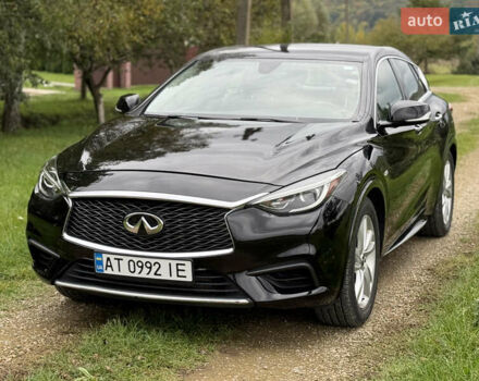 Черный Инфинити QX30, объемом двигателя 2 л и пробегом 199 тыс. км за 13700 $, фото 2 на Automoto.ua
