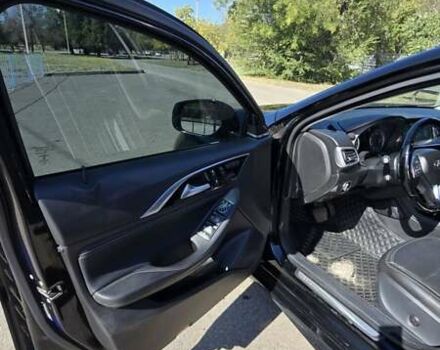 Черный Инфинити QX30, объемом двигателя 2 л и пробегом 122 тыс. км за 19500 $, фото 12 на Automoto.ua