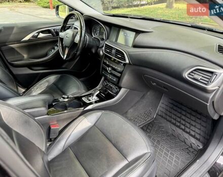 Чорний Інфініті QX30, об'ємом двигуна 2 л та пробігом 106 тис. км за 16500 $, фото 19 на Automoto.ua