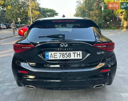 Черный Инфинити QX30, объемом двигателя 1.99 л и пробегом 101 тыс. км за 17299 $, фото 5 на Automoto.ua