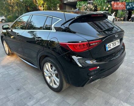 Черный Инфинити QX30, объемом двигателя 1.99 л и пробегом 101 тыс. км за 17299 $, фото 2 на Automoto.ua