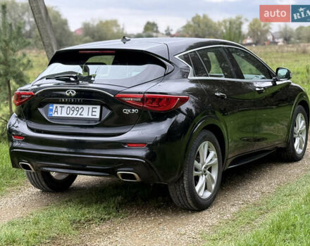 Черный Инфинити QX30, объемом двигателя 2 л и пробегом 199 тыс. км за 13900 $, фото 10 на Automoto.ua