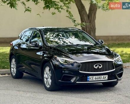 Чорний Інфініті QX30, об'ємом двигуна 2 л та пробігом 106 тис. км за 16500 $, фото 4 на Automoto.ua
