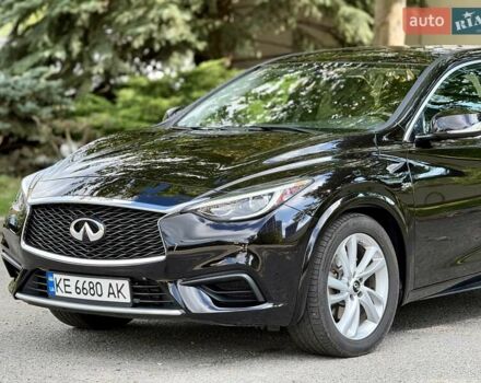 Чорний Інфініті QX30, об'ємом двигуна 2 л та пробігом 106 тис. км за 16500 $, фото 2 на Automoto.ua