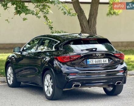 Чорний Інфініті QX30, об'ємом двигуна 2 л та пробігом 106 тис. км за 16500 $, фото 10 на Automoto.ua
