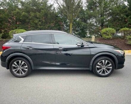 Черный Инфинити QX30, объемом двигателя 2 л и пробегом 64 тыс. км за 3900 $, фото 5 на Automoto.ua