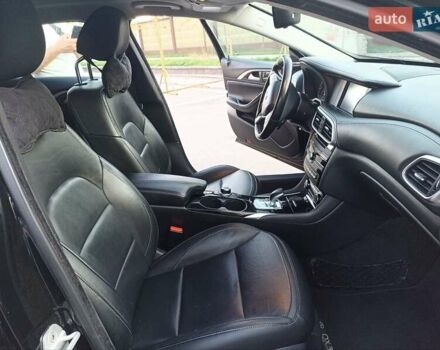 Чорний Інфініті QX30, об'ємом двигуна 2 л та пробігом 114 тис. км за 17500 $, фото 26 на Automoto.ua