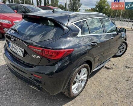 Чорний Інфініті QX30, об'ємом двигуна 1.99 л та пробігом 104 тис. км за 15300 $, фото 4 на Automoto.ua