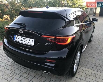 Черный Инфинити QX30, объемом двигателя 1.99 л и пробегом 174 тыс. км за 15500 $, фото 7 на Automoto.ua