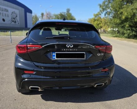 Черный Инфинити QX30, объемом двигателя 2 л и пробегом 122 тыс. км за 19500 $, фото 2 на Automoto.ua