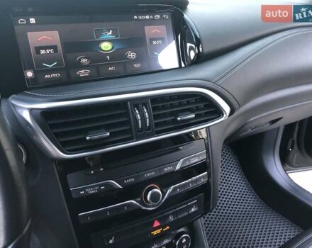 Черный Инфинити QX30, объемом двигателя 1.99 л и пробегом 174 тыс. км за 15500 $, фото 54 на Automoto.ua